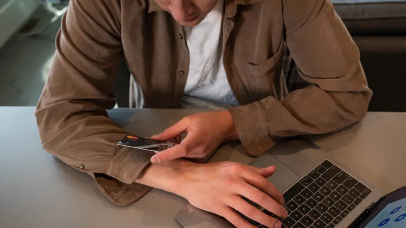 Bank Accounts for Digital Nomads: Closures and What Banks Ask