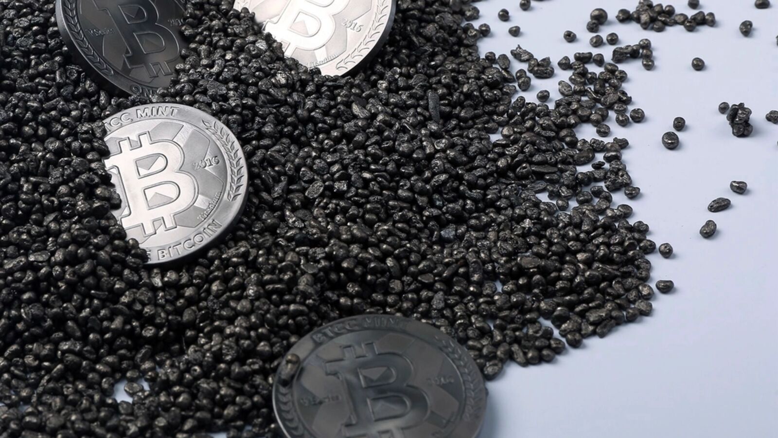 Bitcoin Self-Custody for Nomads: A Practical Overview